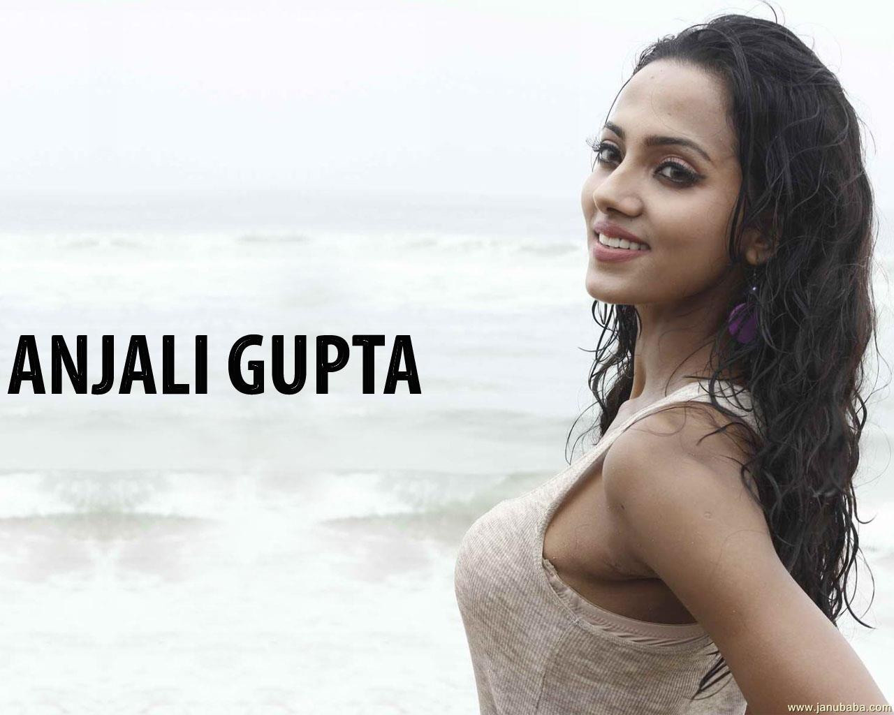 Bollywood > Aradhana Gupta